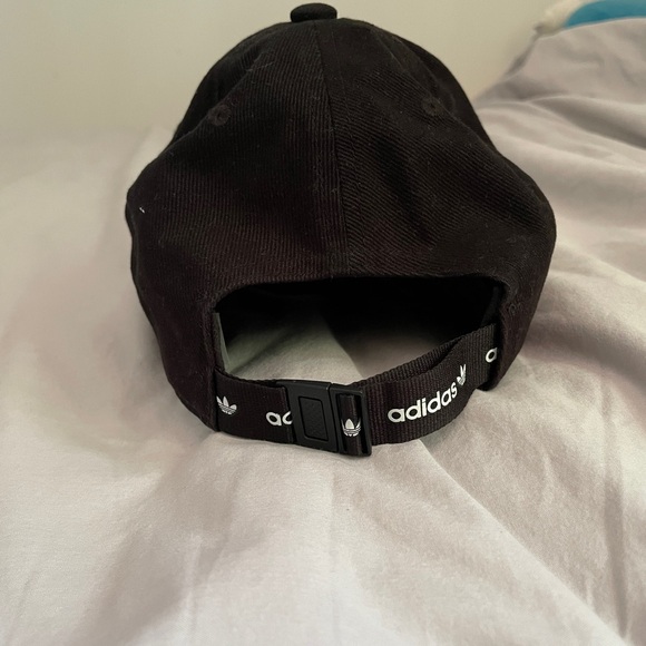 ADIDAS ORIGINAL CAP - Picture 3 of 6